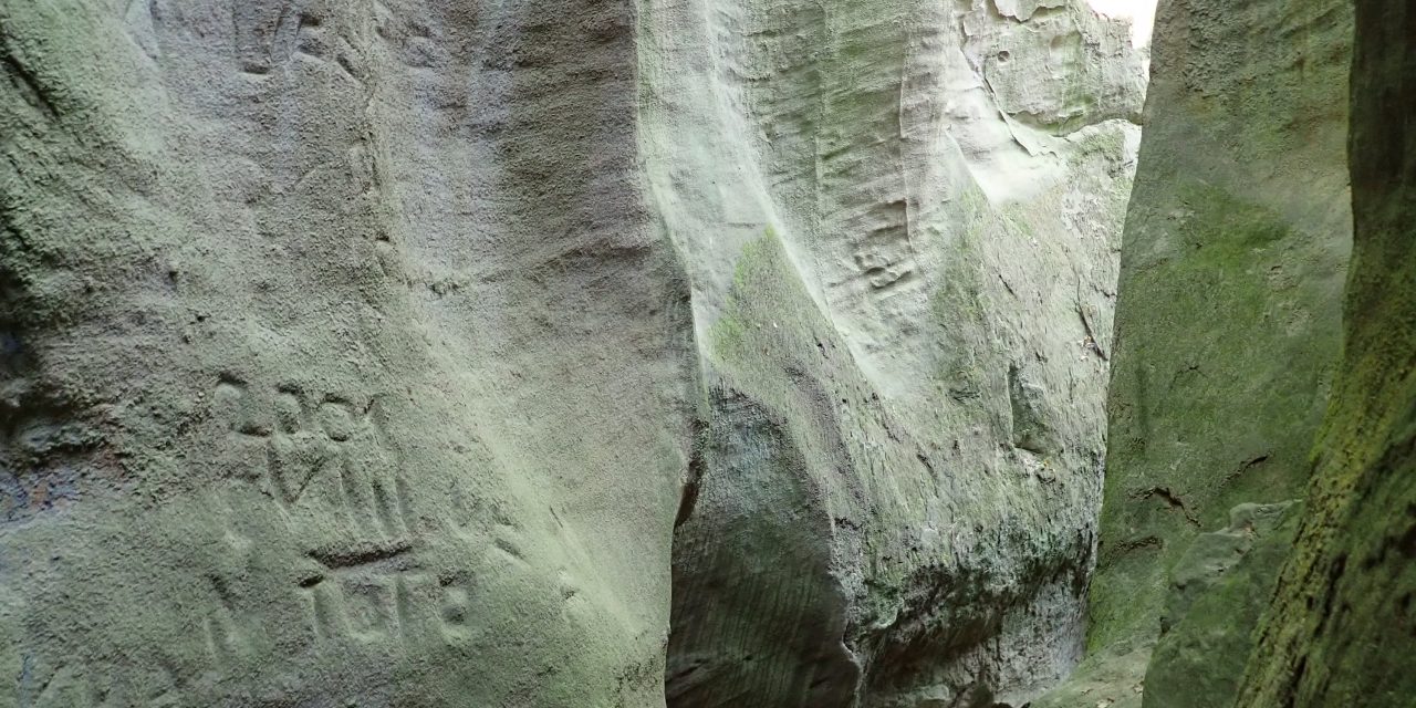 Rejtett természeti szépségek: a Morgó-gödör és a Sárkány-szikla