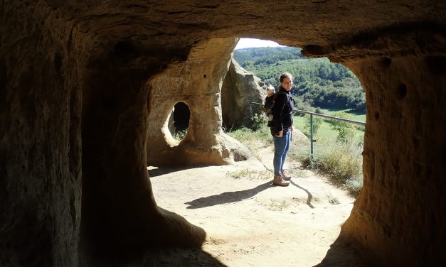 Kirándulás Kishartyánba, a Kőlyuk oldal rejtélyes barlangjába